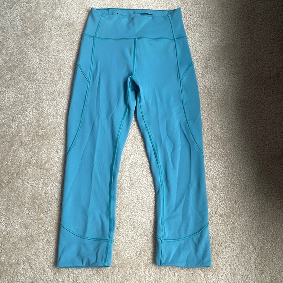 Lululemon aqua blue- size 4 crops - Picture 1 of 2